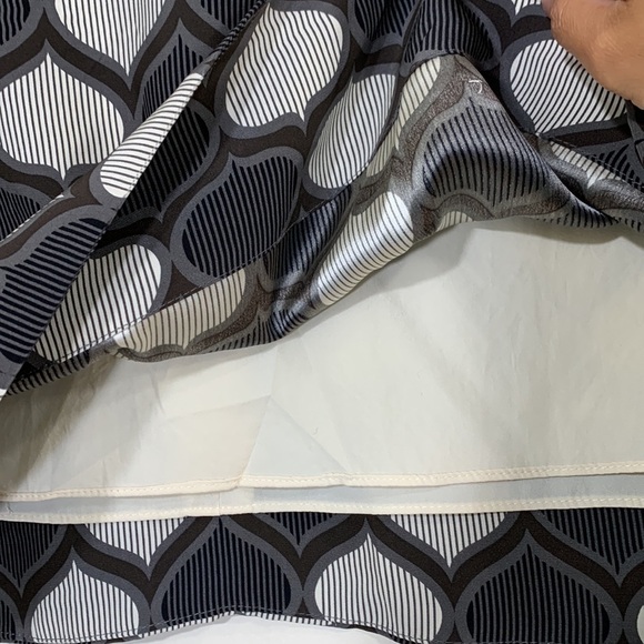 Banana Republic Factory 6 Silk V Neck Color Block Sheath Dress. - Picture 6 of 9